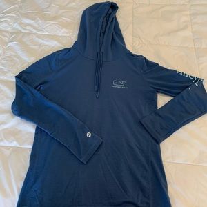 Woman’s Vineyard Vines hooded long sleeve